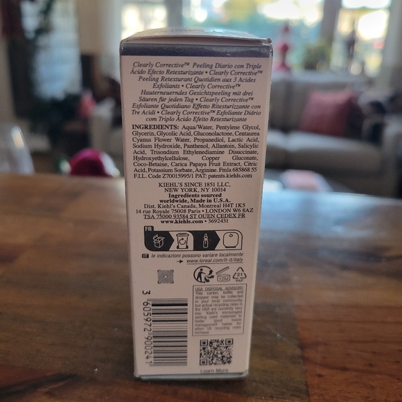 Kiehl's Clearly Corrective Daily Re-Texturizing Triple Acid Peel - 1.0floz/30mL - Picture 3 of 5